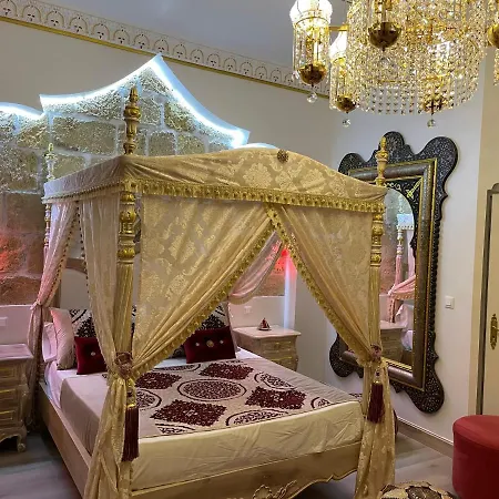 Orientale Maison De L'eglise Du Couvent 3*